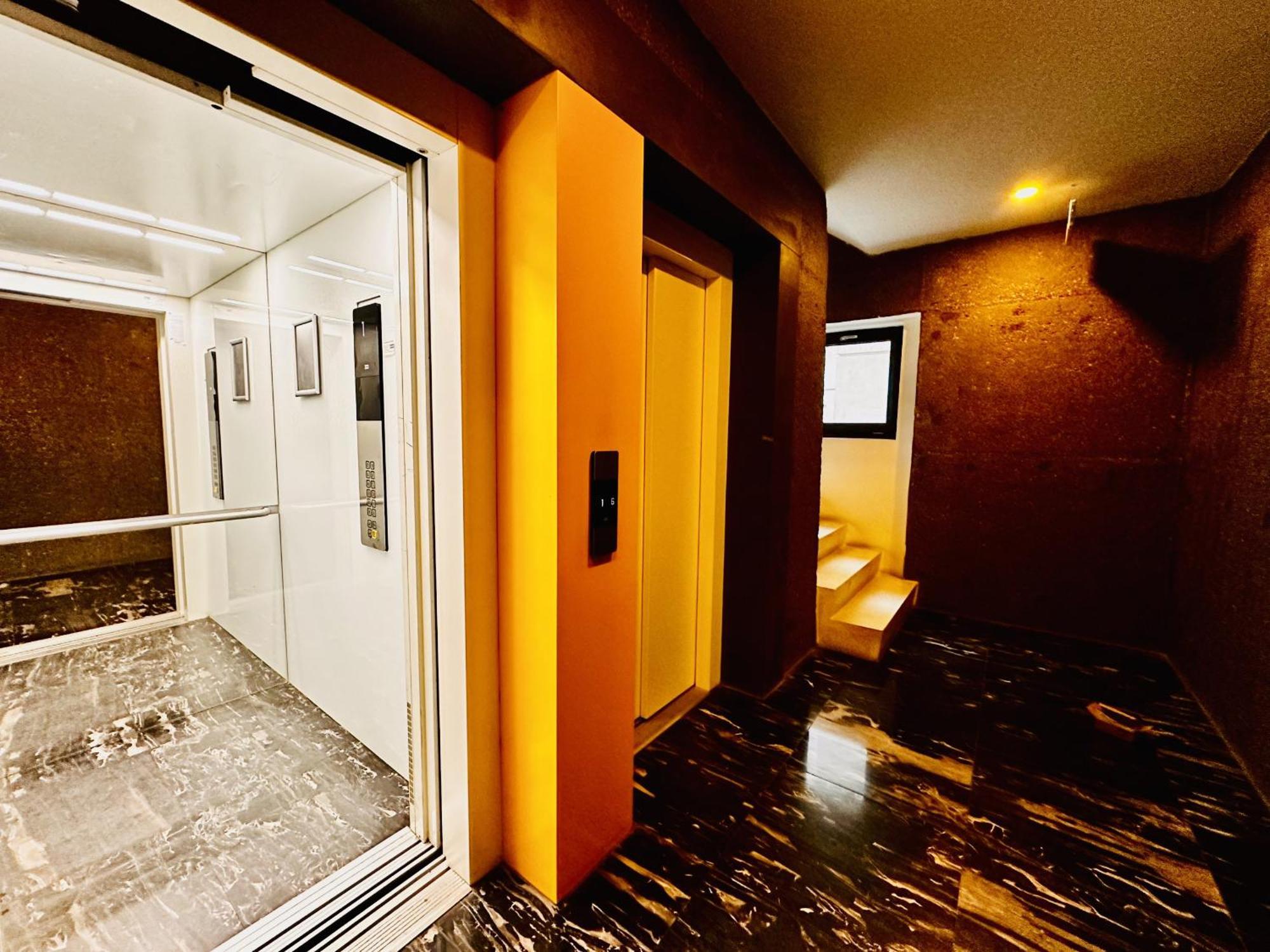 Novum Comfort Bucharest Exterior photo